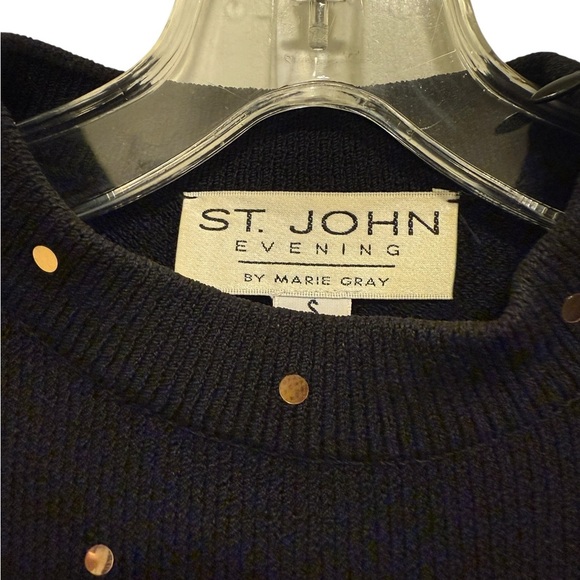 St. John Black Muscle Tee with Gold Studs - Picture 4 of 4